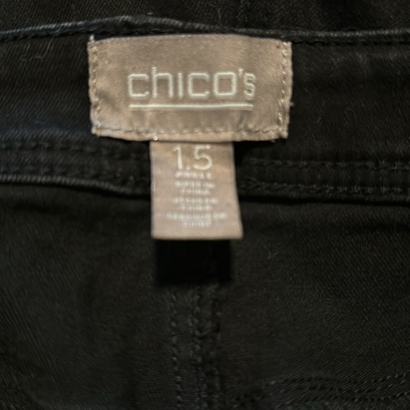 🌺 CHICOS DESTRUCTED ANIMAL ANKLE GIRLFRIEND JEANS🌺 - Picture 8 of 9